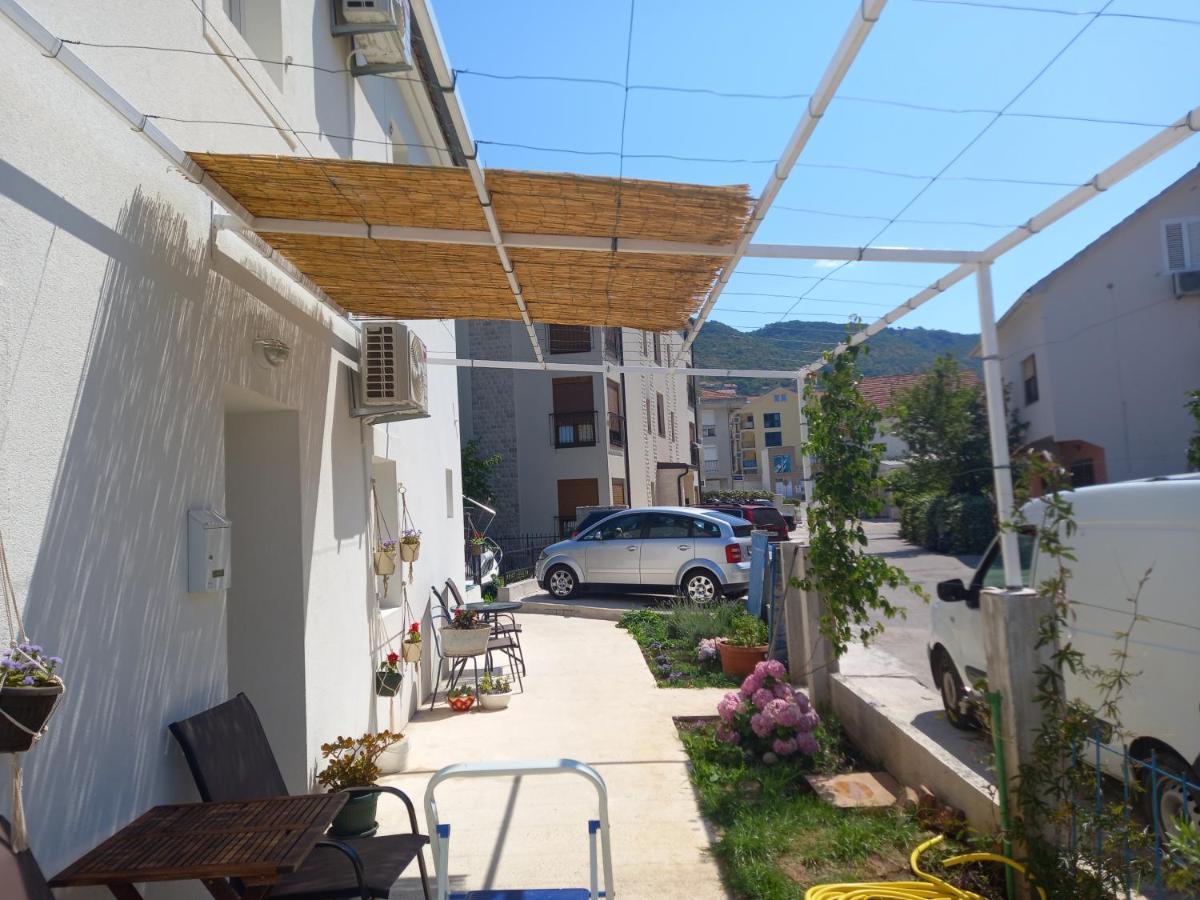 티바트 Old Marine House 아파트 외부 사진